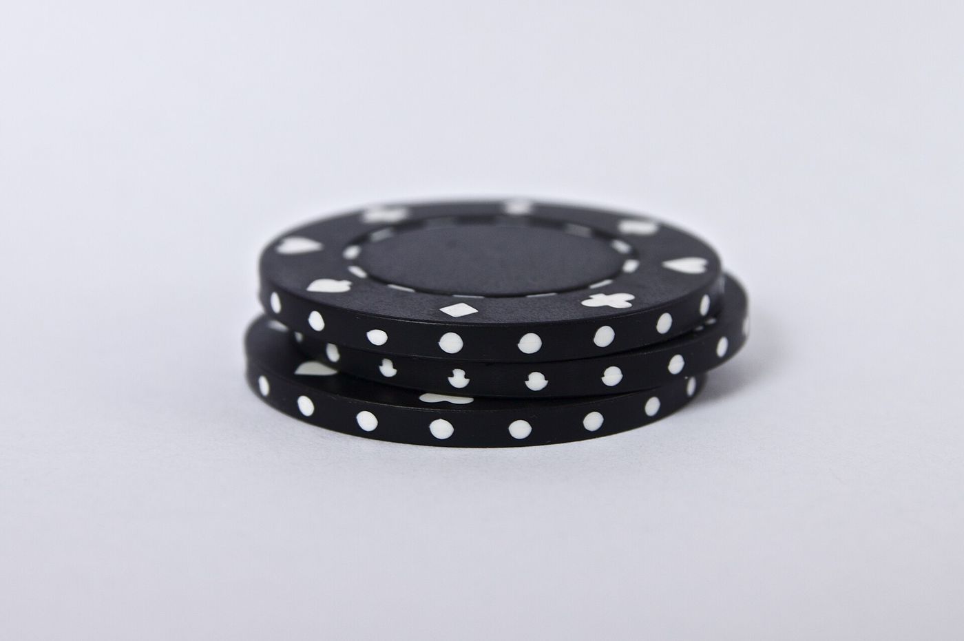 The Psychology of Risk: Why Headlines and Bets Align